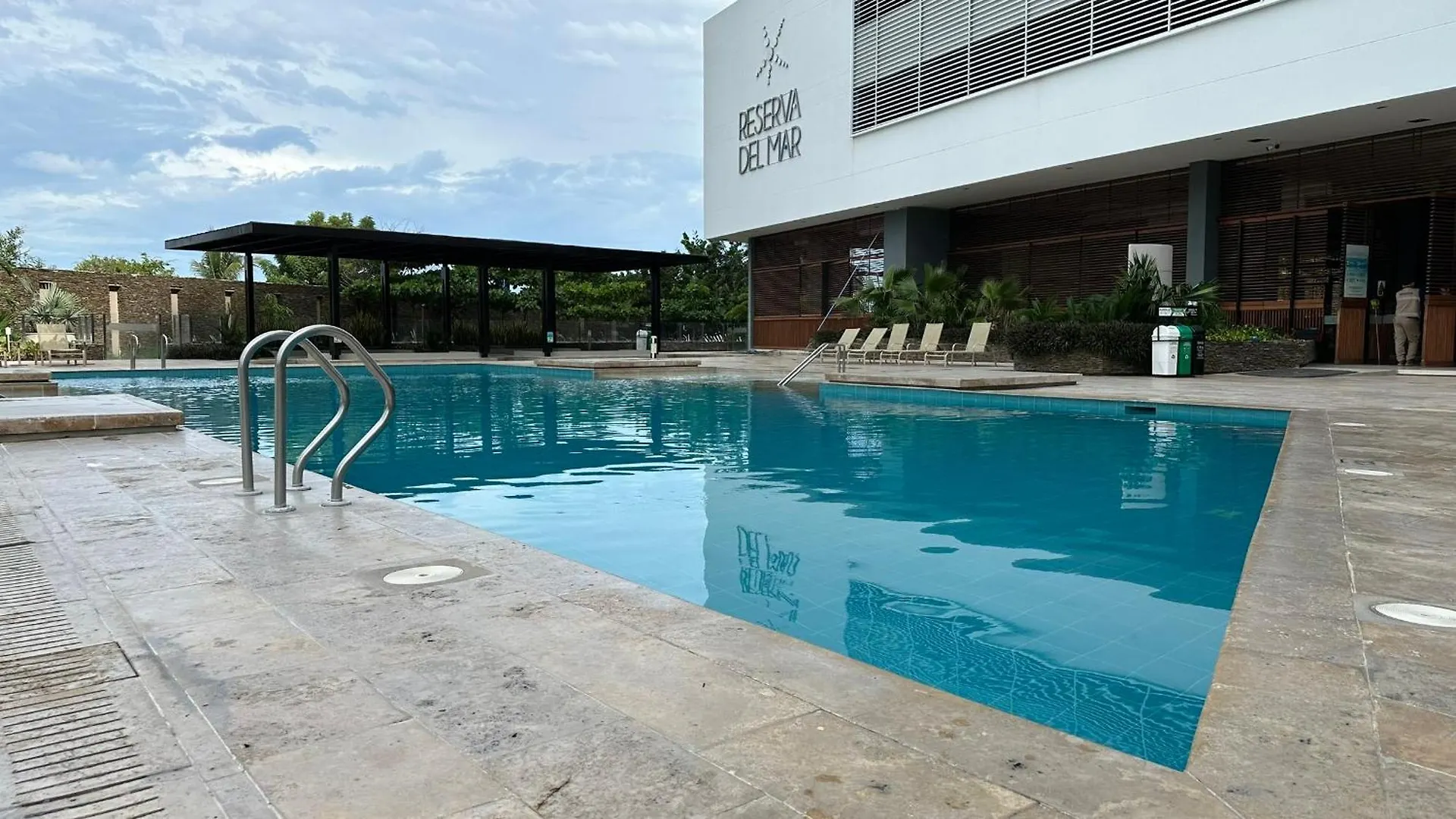 Apto Luxury En Santa Marta Con Vista Al Mar Piscina Y Salida A La Playa Apartman